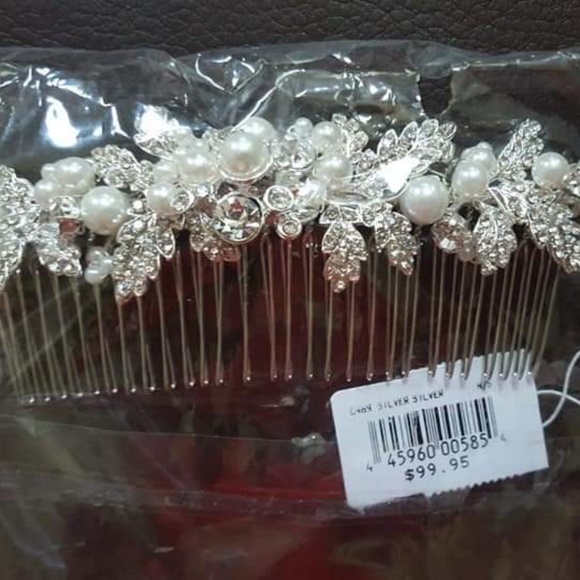 Hair comb from David's Bridal - Picture 2 of 2